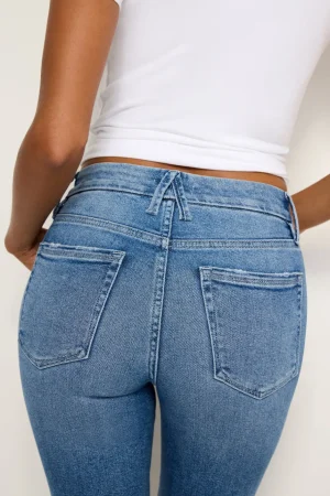 Good American Straight<GOOD CLASSIC SLIM STRAIGHT JEANS Indigo702