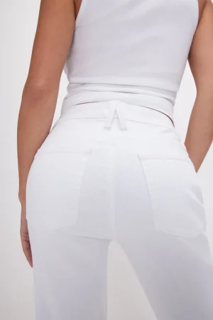 Good American Straight<GOOD PETITE STRAIGHT JEANS White037