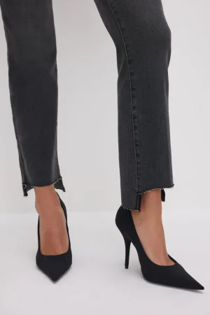 Good American Straight<GOOD PETITE STRAIGHT JEANS Black303