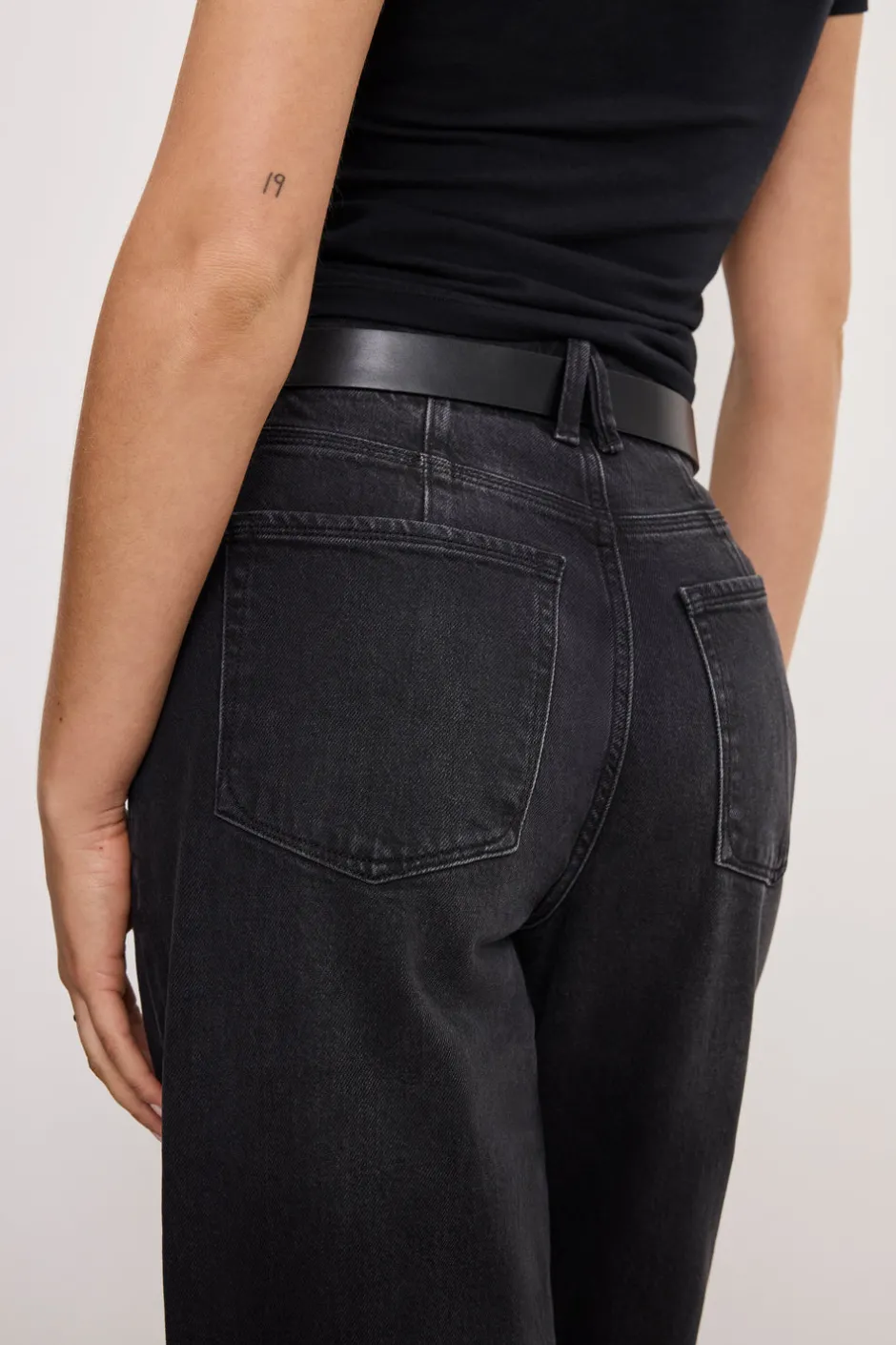 Good American Relaxed | Mid-Rise<GOOD ’90s RELAXED JEANS Black348