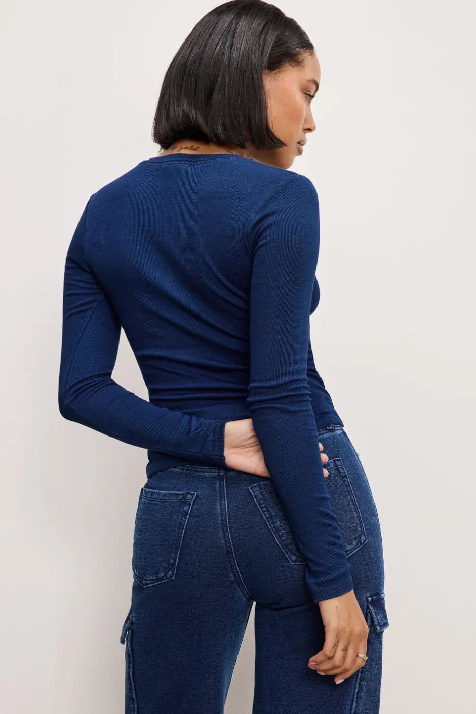 Good American Tops<JEANIUS FITTED HENLEY Indigo377