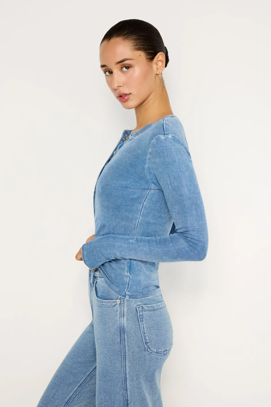 Good American Tops<JEANIUS FITTED HENLEY Indigo586