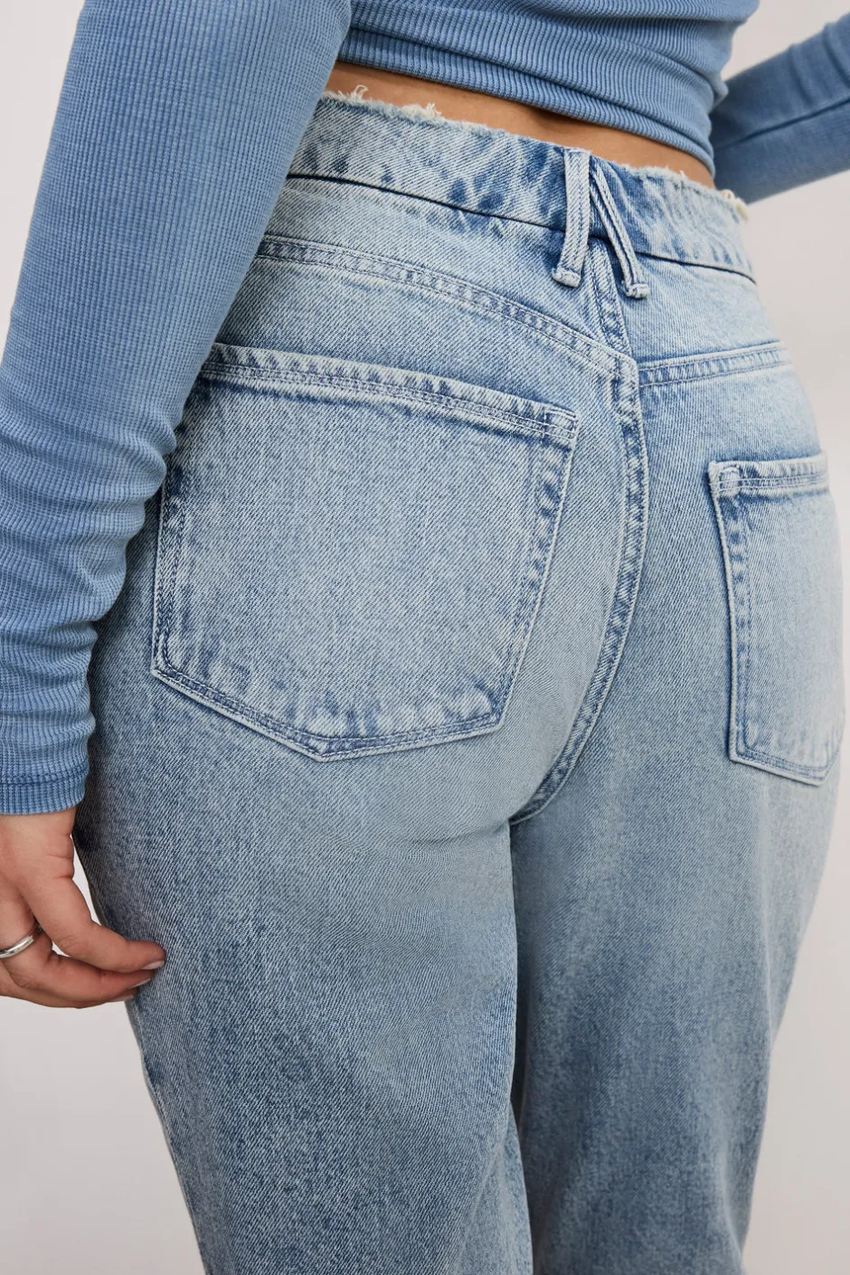 Good American Straight | High-Rise<THE WEEKENDER JEANS Indigo750
